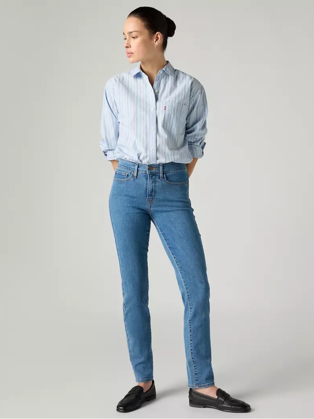 Levi’s 312 Shaping Slim Blue Jeans size 26